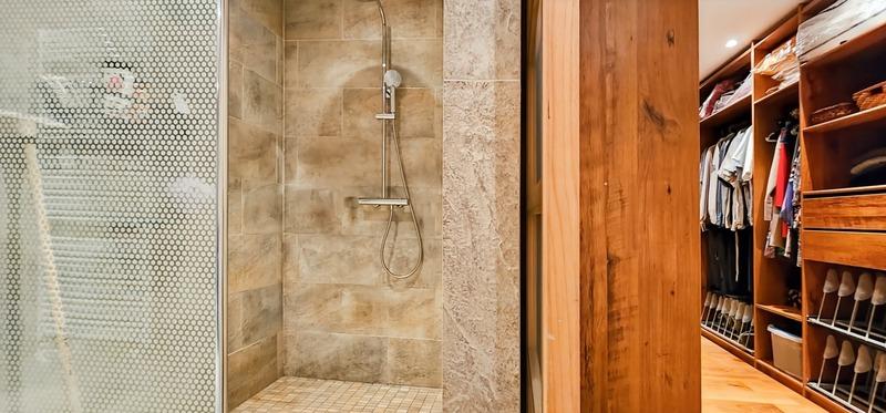 Maison en pierre - 363 m² - 10 pièces