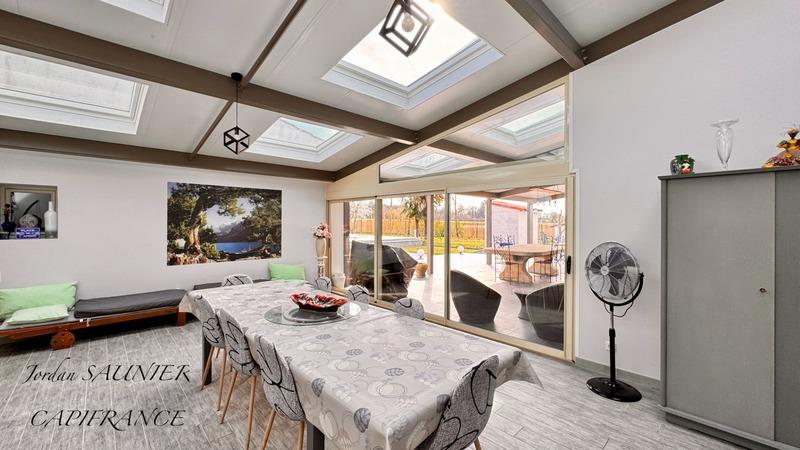 Propriété - 305 m² - 8 pièces