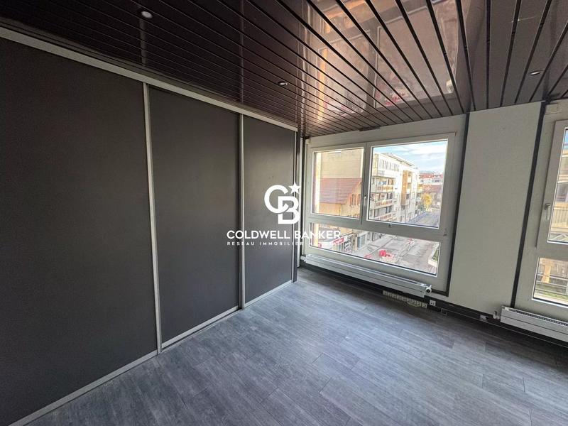 Bureau - 103 m² - 6 pièces