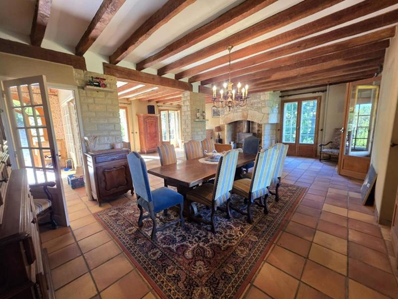 Maison - 235 m² - 4 pièces