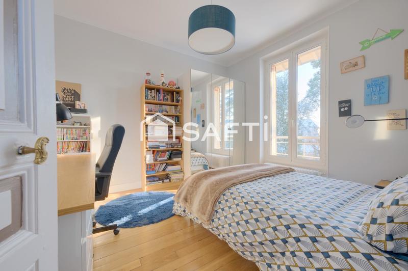 Maison - 200 m² - 8 pièces