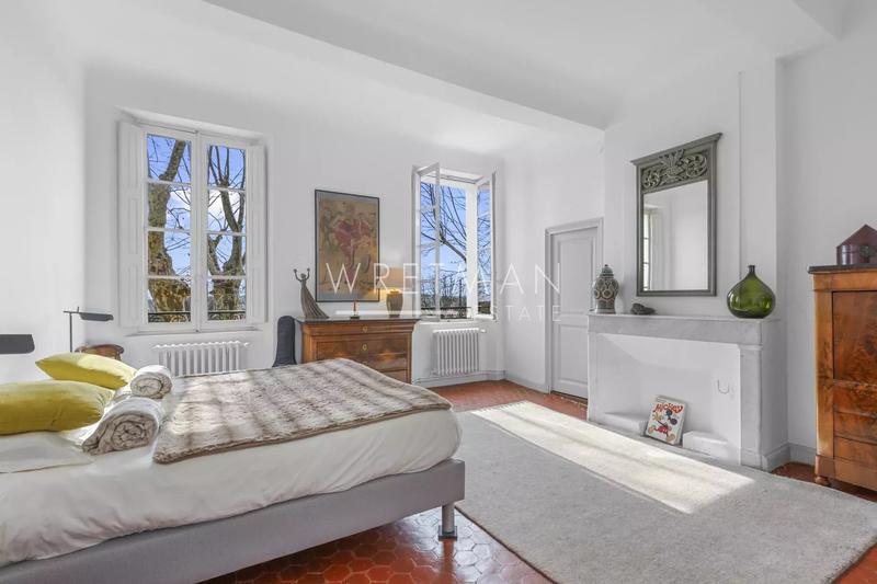 Bastide - 433 m² - 14 pièces