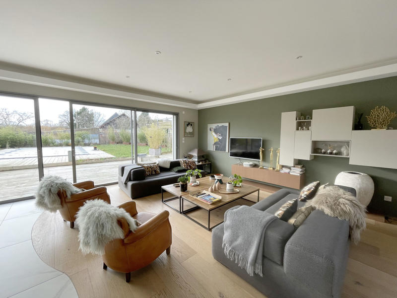 Maison - 217 m² - 6 pièces