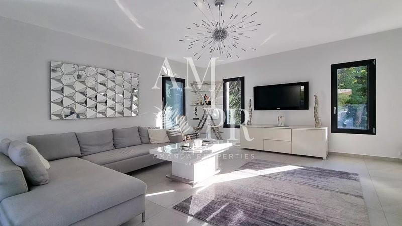 Villa - 350 m² - 8 pièces