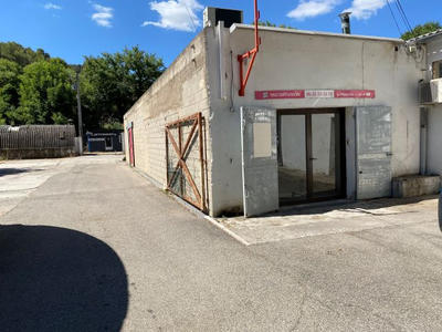 Local commercial - 104 m² - 3 pièces