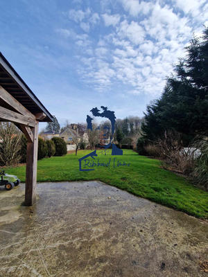 Maison - 377 m² - 12 pièces