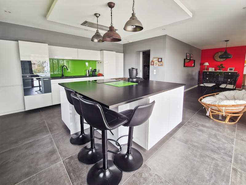 Maison - 175 m² - 6 pièces