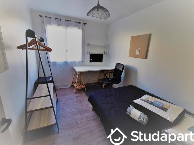 Chambre - 10 m² - 1 pièce