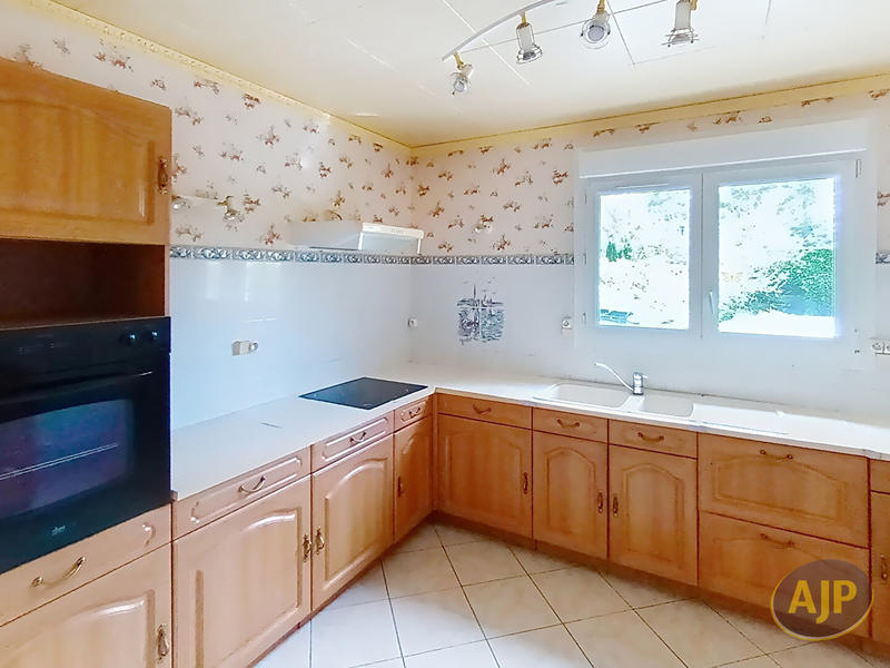 Maison - 102 m² - 5 pièces