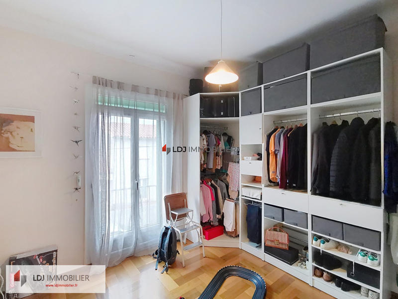 Maison - 186 m² - 7 pièces