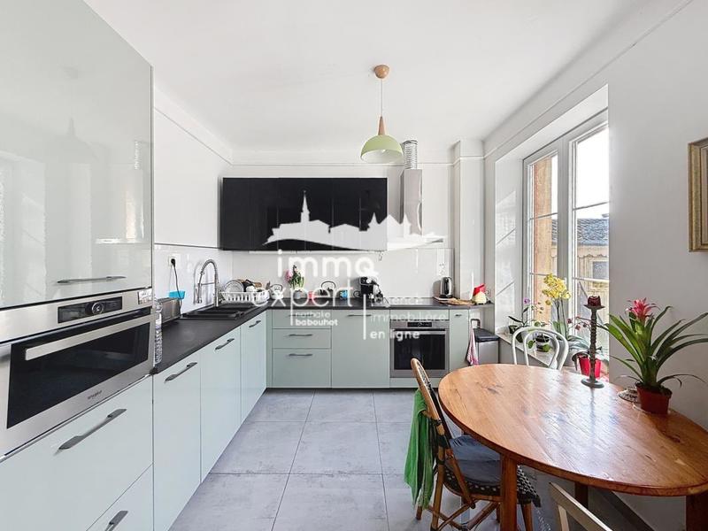 Maison de ville - 246 m² - 7 pièces