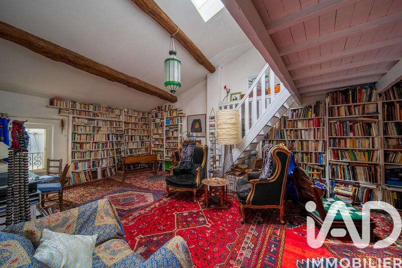 Maison - 345 m² - 10 pièces