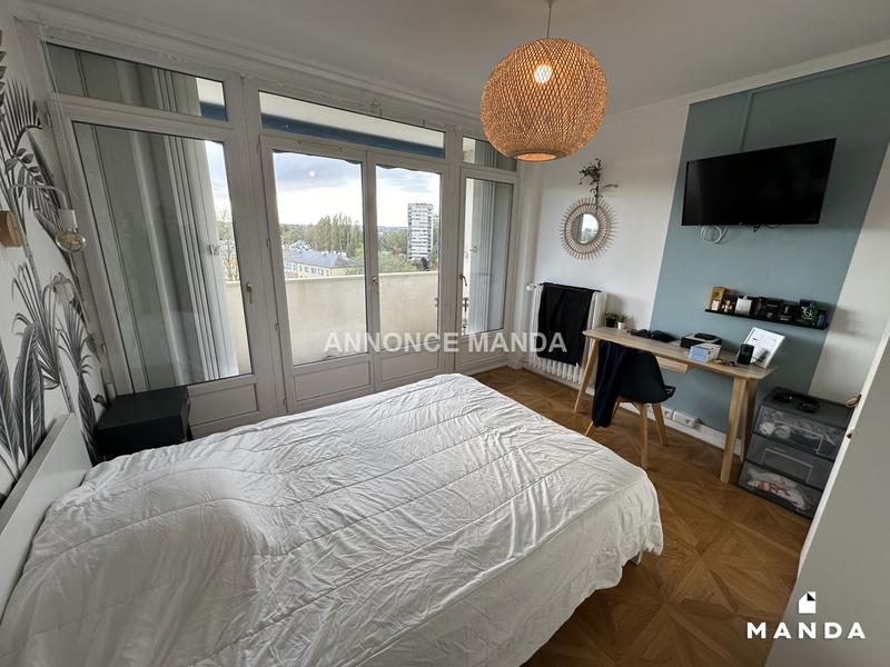 Chambre - 15 m² - 6 pièces