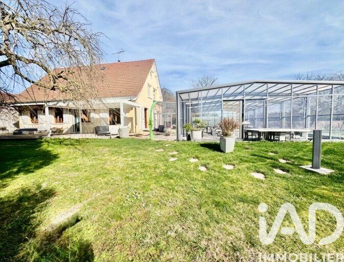 Maison - 286 m² - 9 pièces