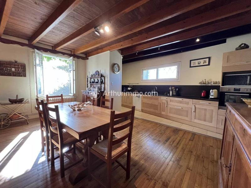 Maison - 259 m² - 7 pièces