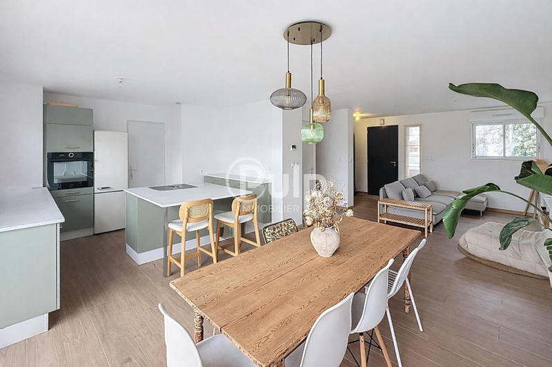 Maison - 96 m² - 4 pièces