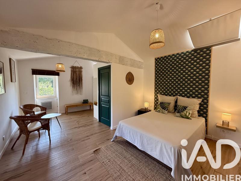 Maison - 430 m² - 17 pièces