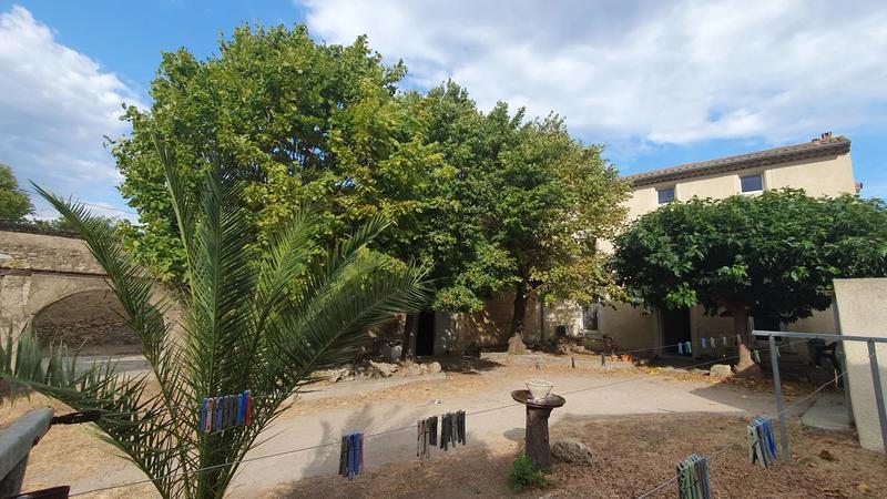 Maison - 250 m² - 8 pièces