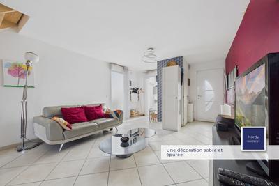 Maison - 98 m² - 4 pièces