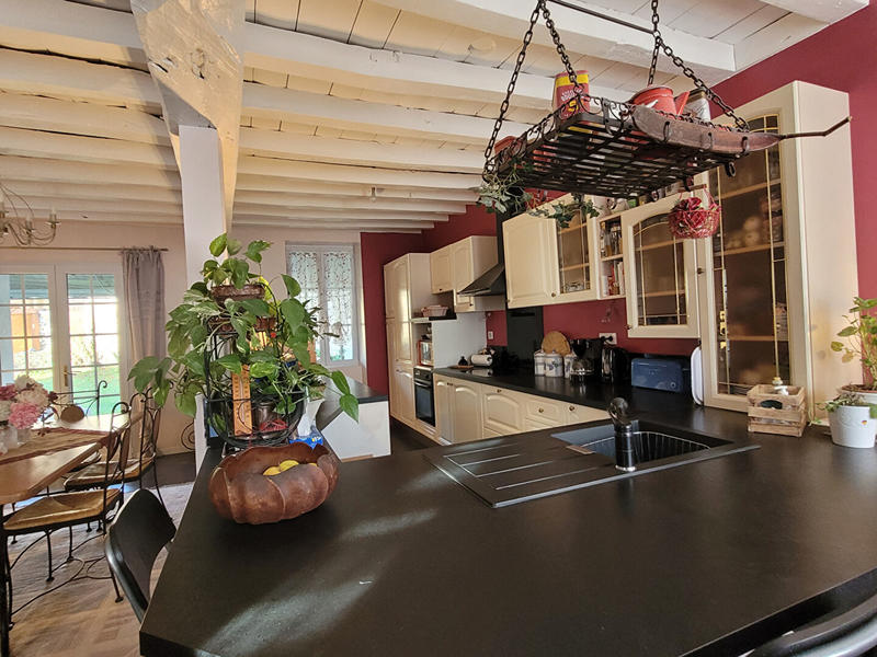 Maison - 237 m² - 10 pièces