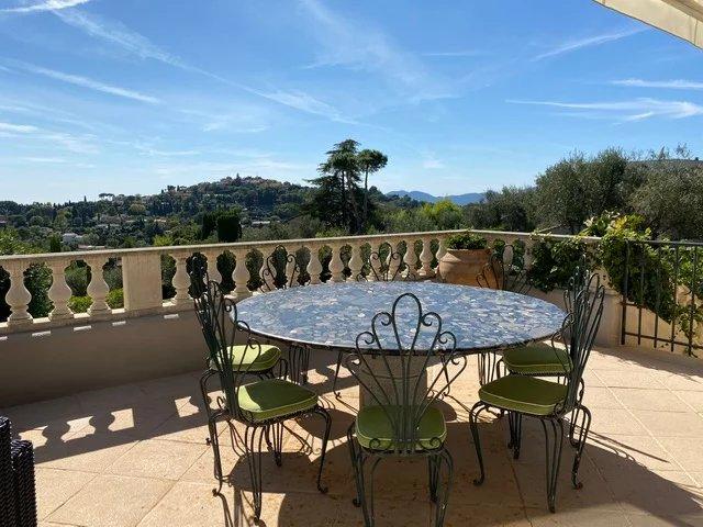 Maison - 350 m² - 8 pièces