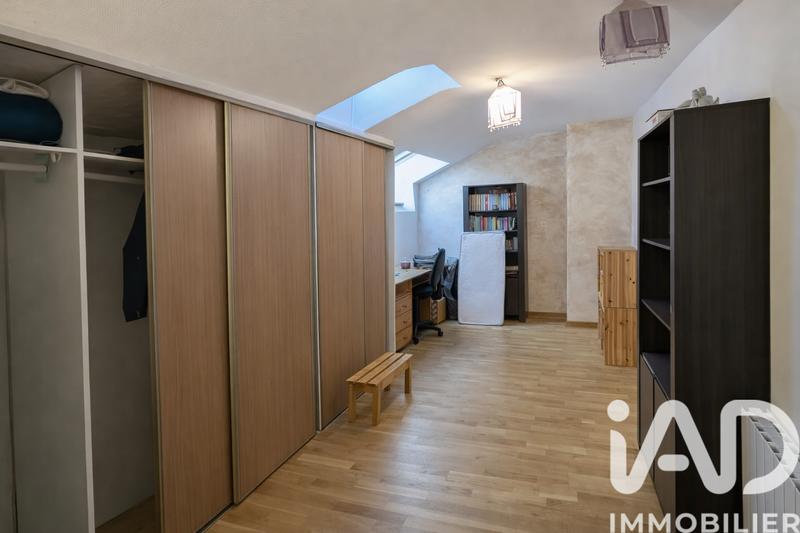Maison - 263 m² - 4 pièces