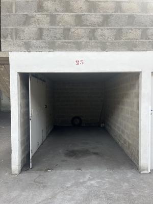 Parking / Garage - 11 m²