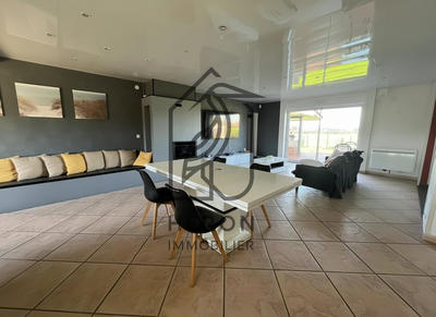 Maison - 144 m² - 8 pièces