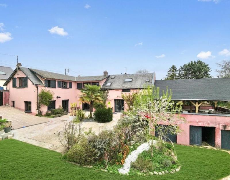 Maison - 214 m² - 7 pièces