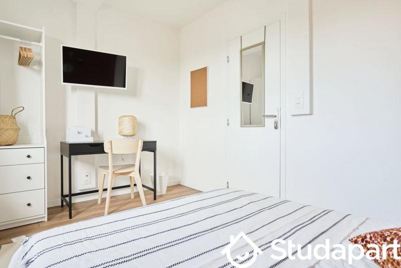 Chambre - 12 m² - 1 pièce