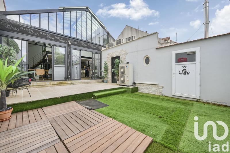 Maison - 230 m² - 9 pièces