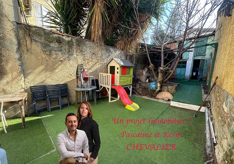 Immeuble - 90 m² - 5 pièces