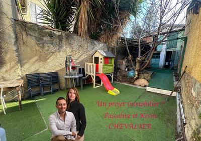 Immeuble - 90 m² - 5 pièces