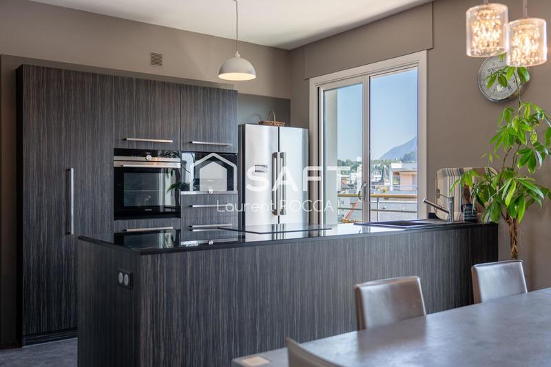 Appartement - 140 m² - 4 pièces