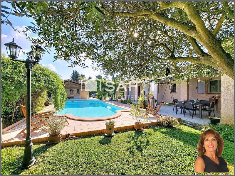 Maison - 202 m² - 8 pièces