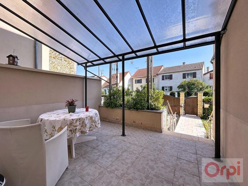 Demeure - 203 m² - 9 pièces