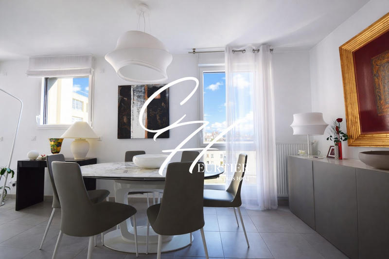 Appartement - 105 m² - 4 pièces