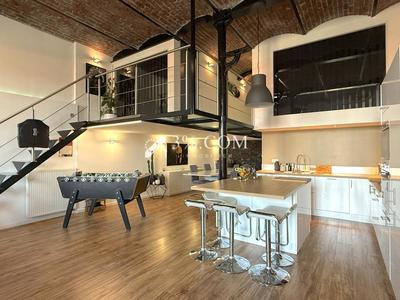 Loft - 133 m² - 4 pièces