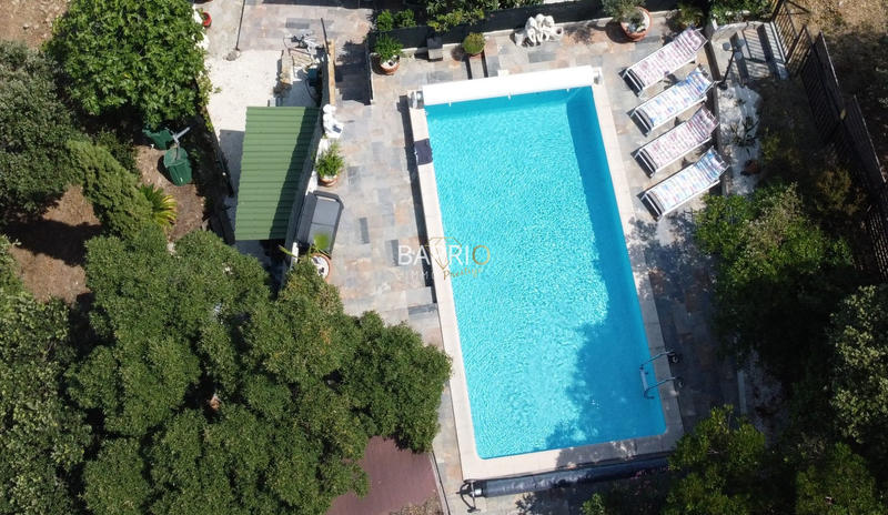 Villa - 198 m² - 7 pièces