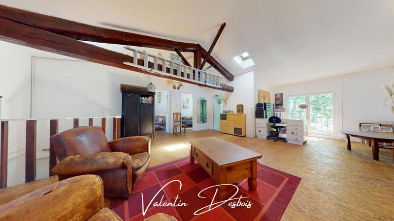 Maison - 209 m² - 9 pièces