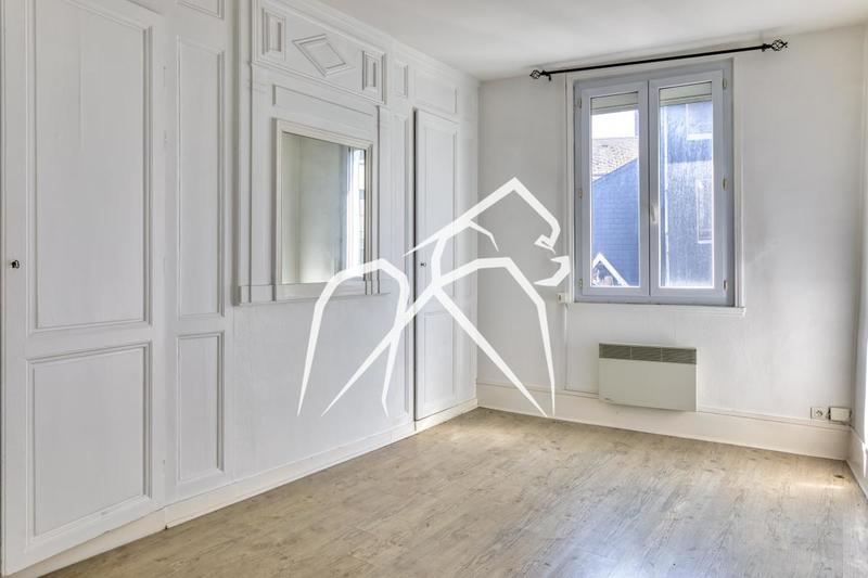 Appartement ancien - 75 m² - 4 pièces