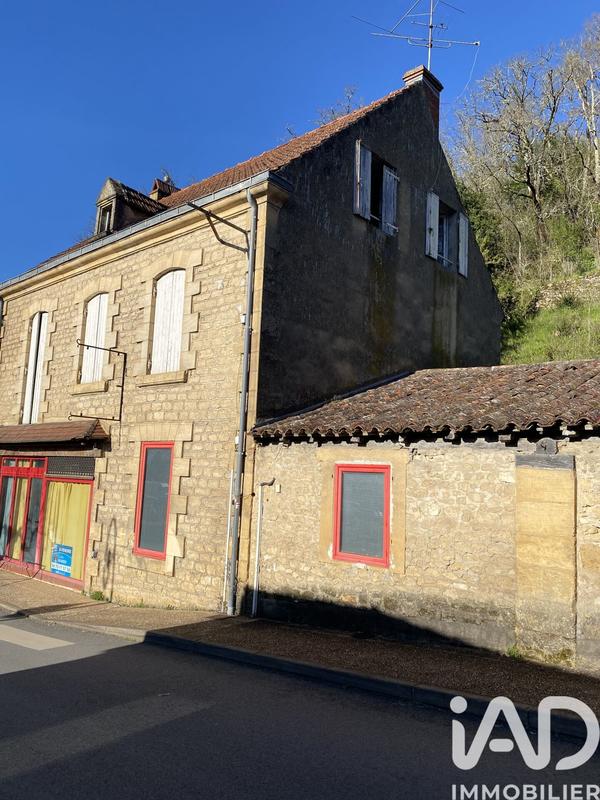 Maison de village - 300 m² - 3 pièces