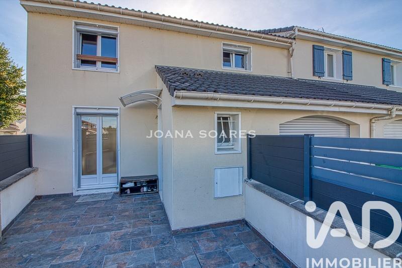 Maison - 90 m² - 5 pièces