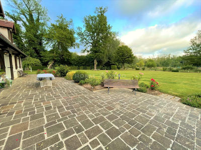 Maison - 240 m² - 6 pièces