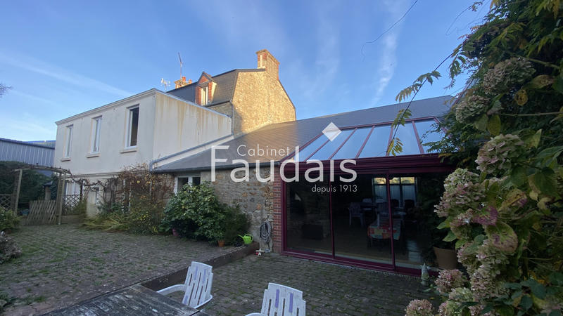 Propriété - 329 m² - 10 pièces