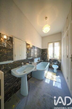 Maison - 195 m² - 7 pièces