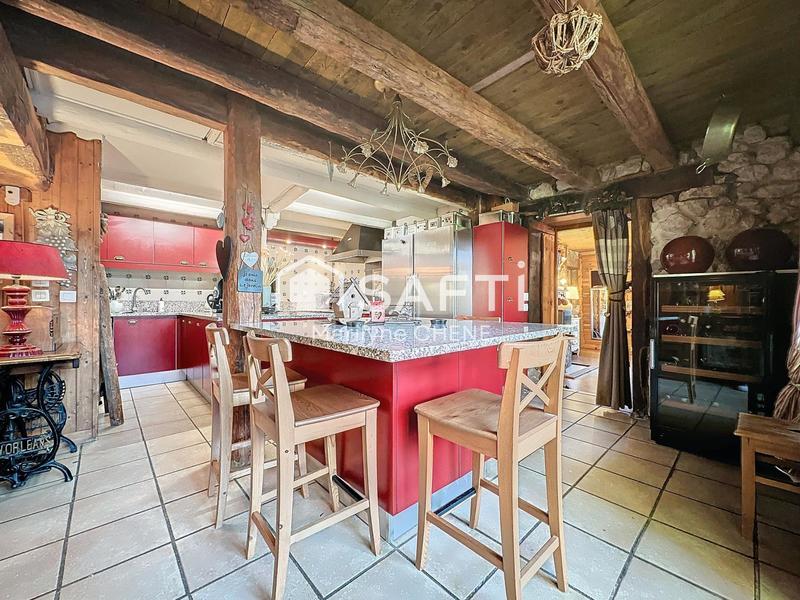 Maison - 440 m² - 13 pièces