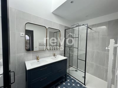 Maison - 171 m² - 6 pièces