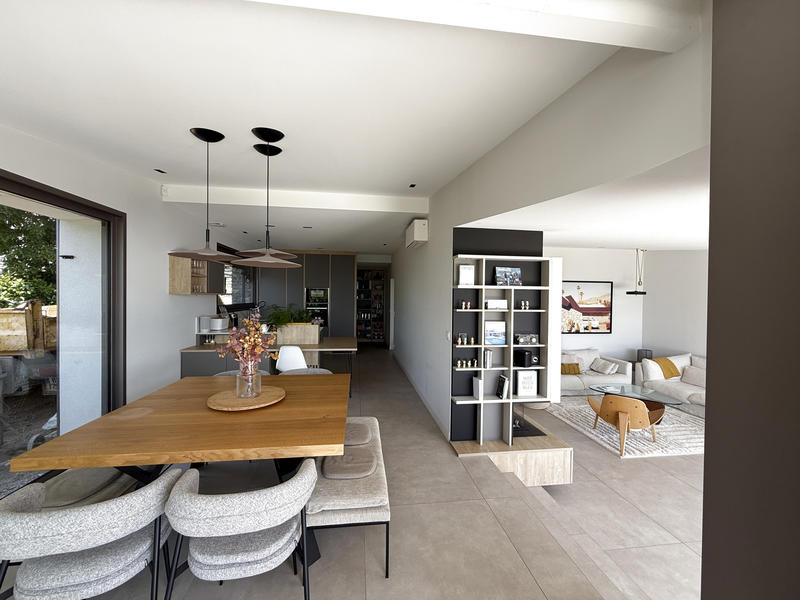 Maison - 280 m² - 8 pièces