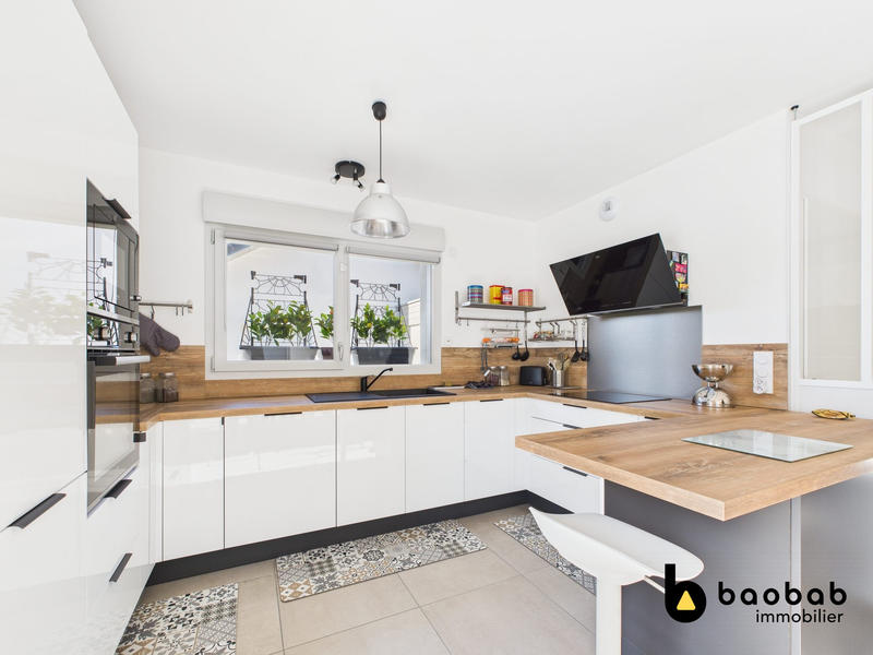 Maison - 130 m² - 4 pièces